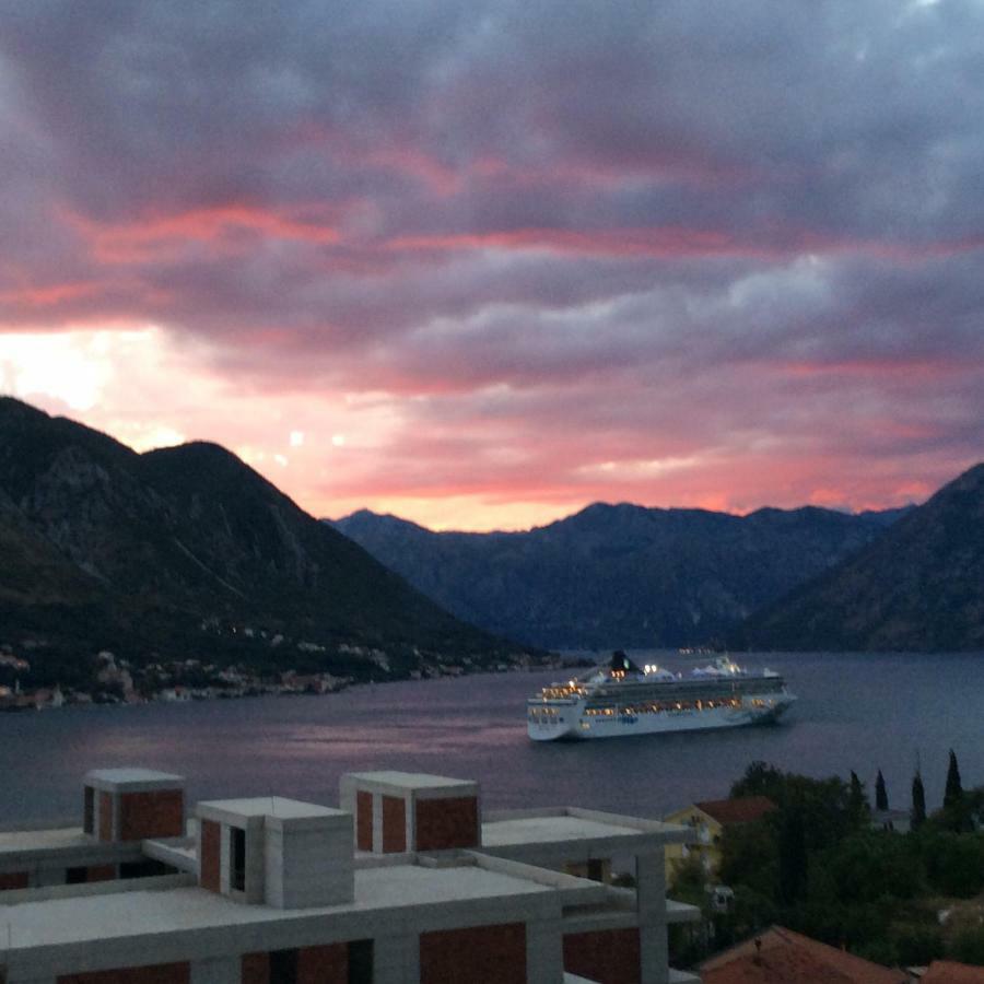 Apartment Dobrota Kotor Extérieur photo