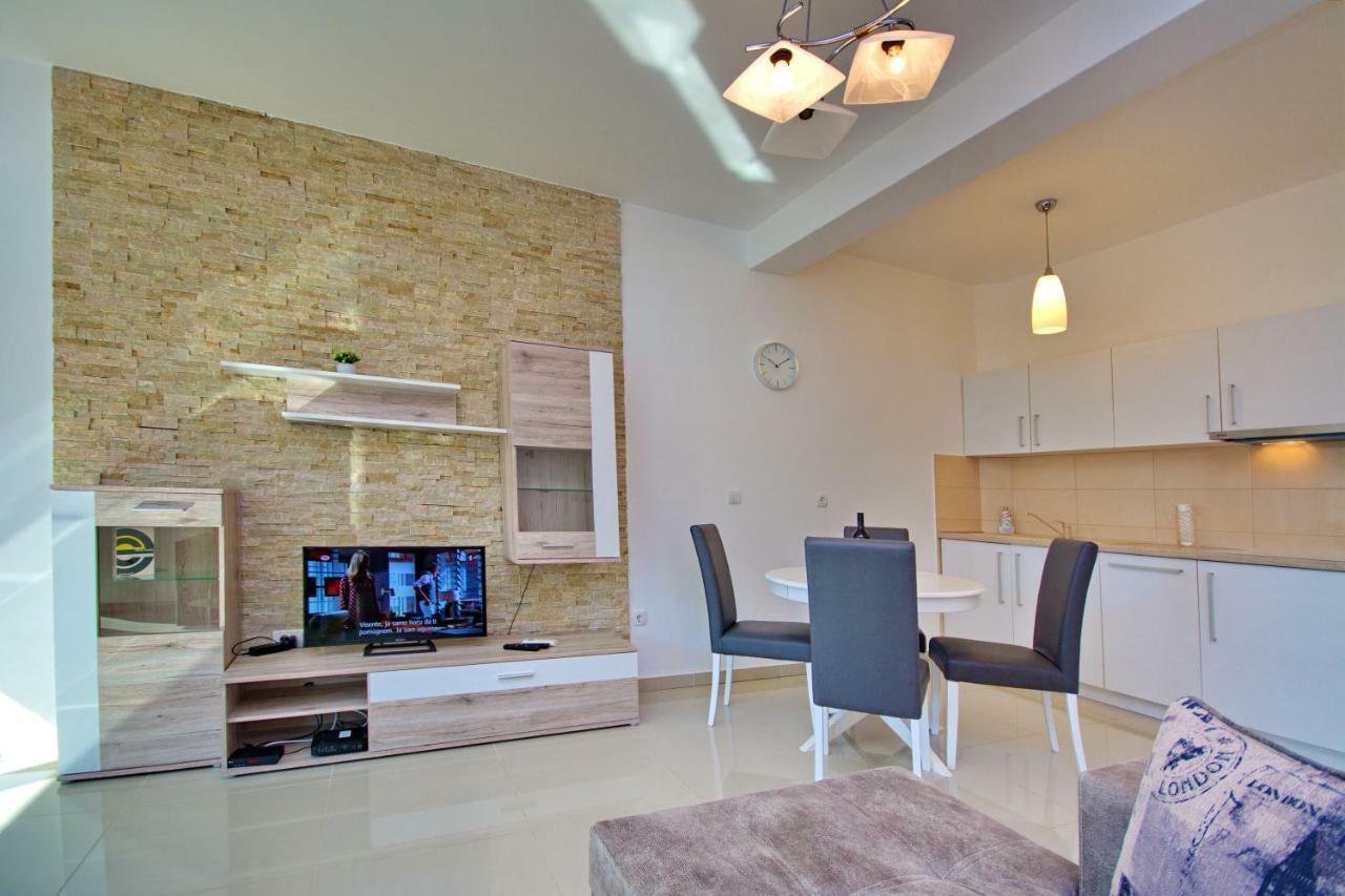Apartment Dobrota Kotor Extérieur photo