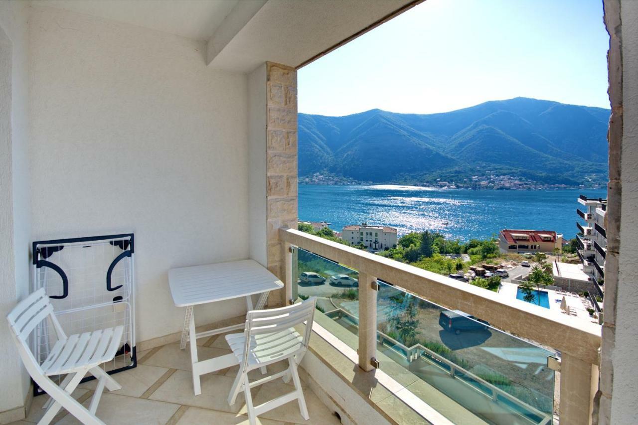 Apartment Dobrota Kotor Extérieur photo