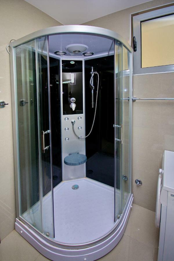 Apartment Dobrota Kotor Extérieur photo